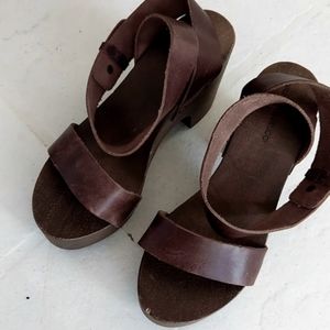 Giulia Taddeucci Ankle Strappy Wood Block Sandals